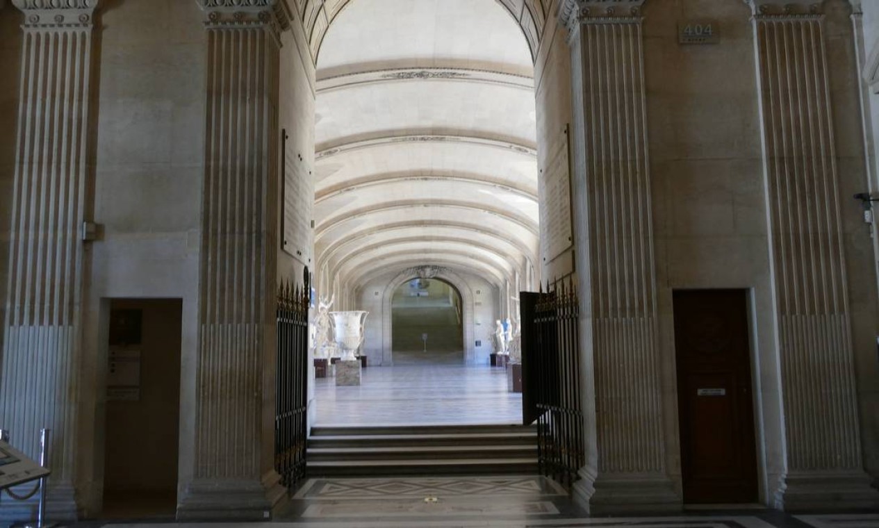 Nos ataques terroristas de 2015 e 2016 na França, a recuperação foi mais rápida, a curva passou a subir após um ano Foto: Fernando Eichenberg / Agência O Globo