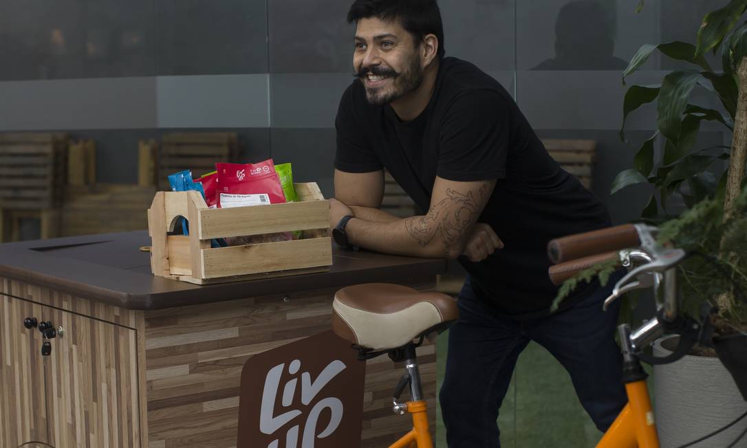 Com marmita saudável, Victor Santos, à frente da LivUp, conseguiu surfar na crise Foto: Agência O Globo