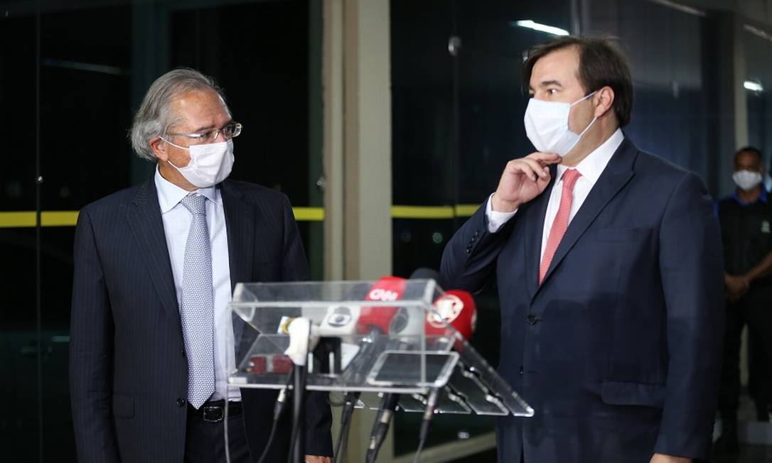 Paulo Guedes e Rodrigo Maia após a reunião com o presidente Bolsonaro. Foto: Jorge William / Jorge William