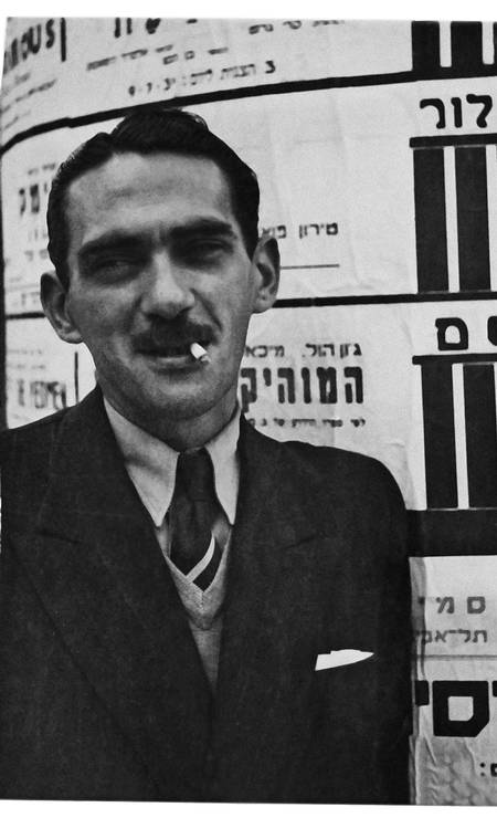 Samuel Wainer na Palestina, em abril 1948, poucos dias antes da fundação do Estado de Israel Foto: Acervo Pinky Wainer / Divulgação