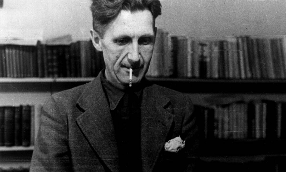 George Orwell: experiências entre viciados e mendigos ou na Guerra Civil Espanhola inspiraram sua obra Foto: Mondadori/Divulgação