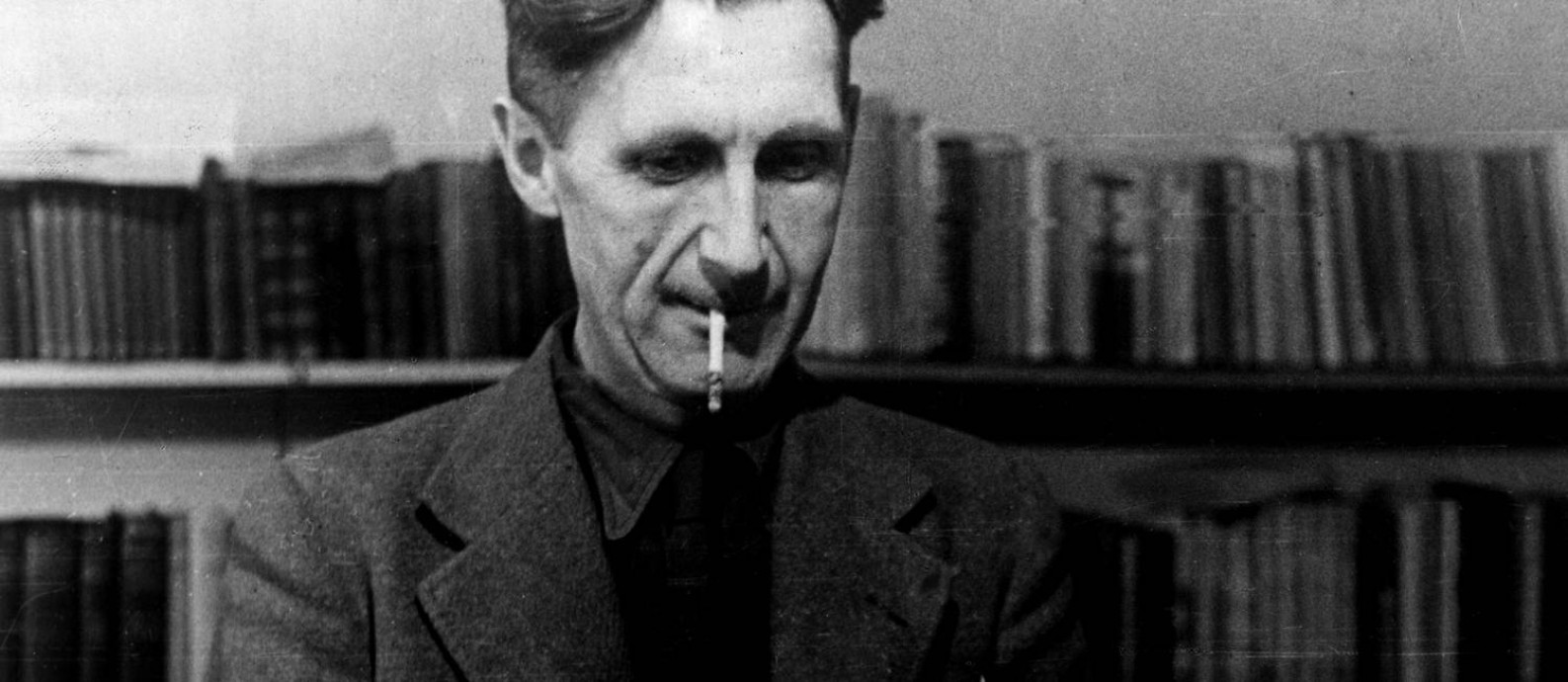 George Orwell, autor de distopias que não saem da lista de mais vendidos, como "A revolução dos bichos" e "1984" Foto: Mondadori/Divulgação