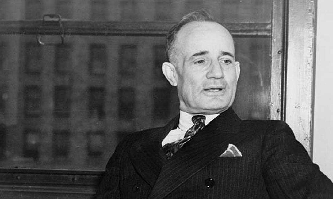 Napoleon Hill, autor de "Mais esperto que o diabo" Foto: Reprodução