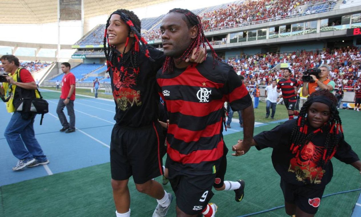 10. Vagner Love (R$ 23 milhões) — CSKA Foto: Alexandre Cassiano