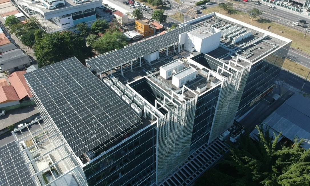 Sistema solar da Edsun instalado em um condomínio do Rio Foto: Divulgação/ Edsun / Divulgação/ Edsun
