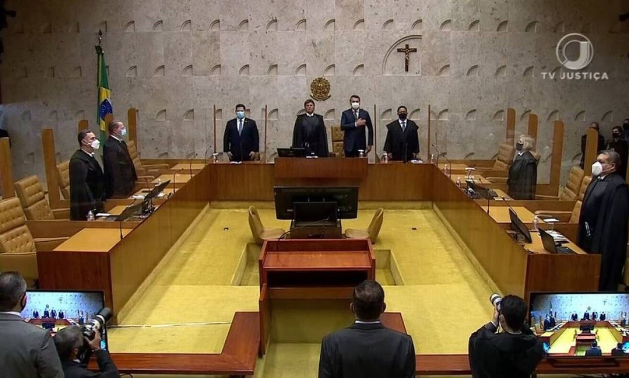 STF MANTÉM FORO - A Segunda Turma do Supremo Tribunal Federal (STF) negou pedido do Ministério Público (MP) para devolver para um juiz de primeira instância a investigação das "rachadinhas" envolvendo o senador Flávio Bolsonaro (Patriota-RJ), filho do presidente Jair Bolsonaro. Com isso, fica mantida a decisão do Tribunal de Justiça (TJ) estadual que deu foro privilegiado a Flávio. Foto: Reprodução