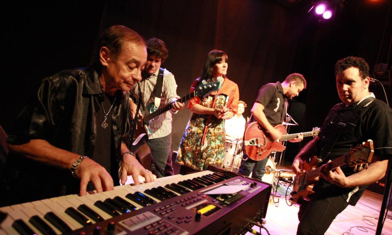 O tecladista Lafayette Coelho, que fez parte dos discos mais importantes da Jovem Guarda, morreu vítima de infarto. Foto: Pedro Teixeira / Agência O Globo