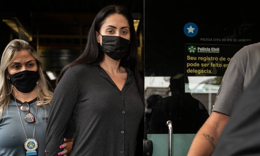 Monique Medeiros foi presa preventivamente e será indiciada por tortura e homicídio duplamente qualificado Foto: Brenno Carvalho / Agência O Globo