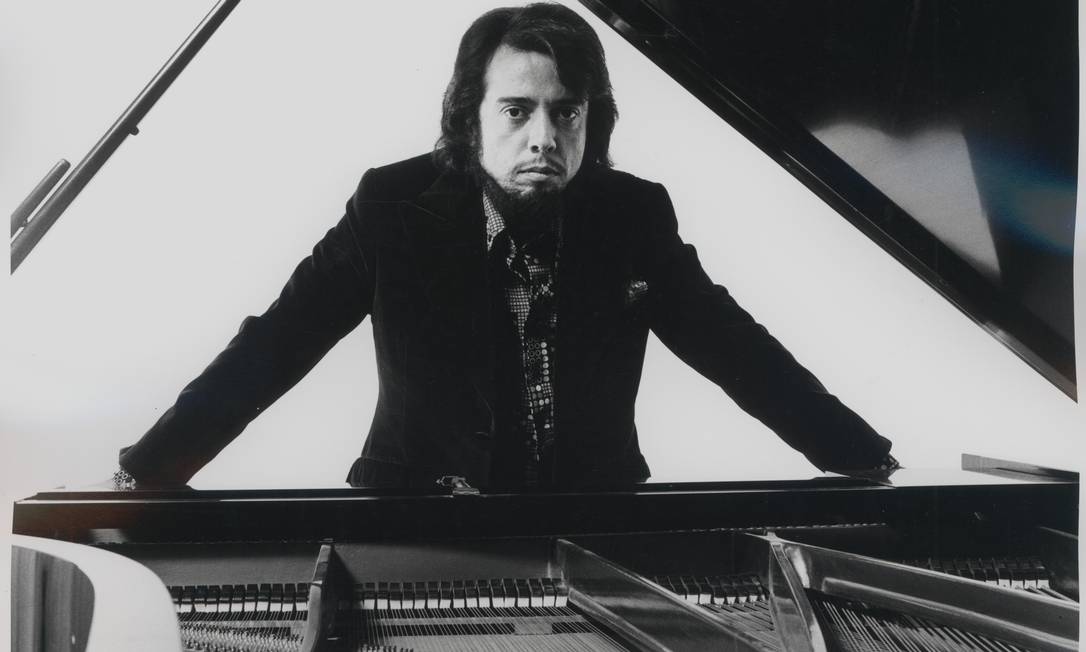 O pianista Sergio Mendes em cena do documentário "Sérgio Mendes: In the key of joy", da HBO Foto: Divulgação