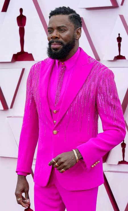 Colman Domingo brilhou muito com seu pink Foto: Pool / Getty Images