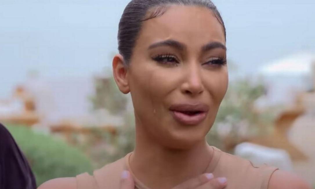 Kim Kardashian emocionada com a notícia do término de "KUWTK" Foto: Reprodução