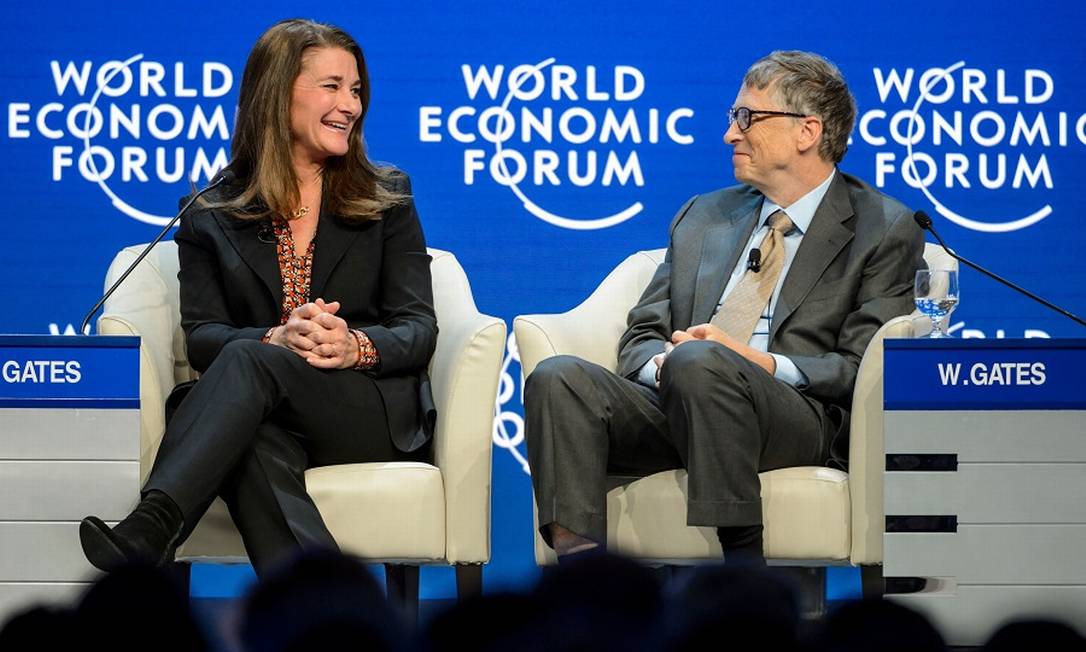 Melinda e Bill Gates no Fórum Econômico Mundial em 2015 Foto: FABRICE COFFRINI / AFP