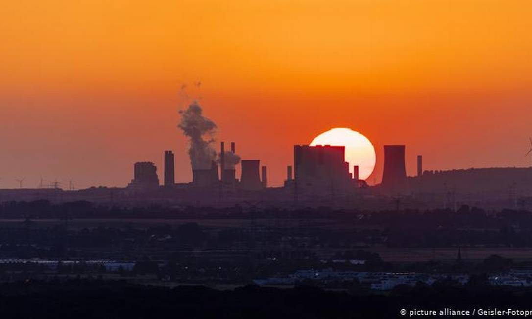 Relatório considera altamente provável que as temperaturas aumentem em todas as regiões Foto: picture alliance/Geisler-Fotopress