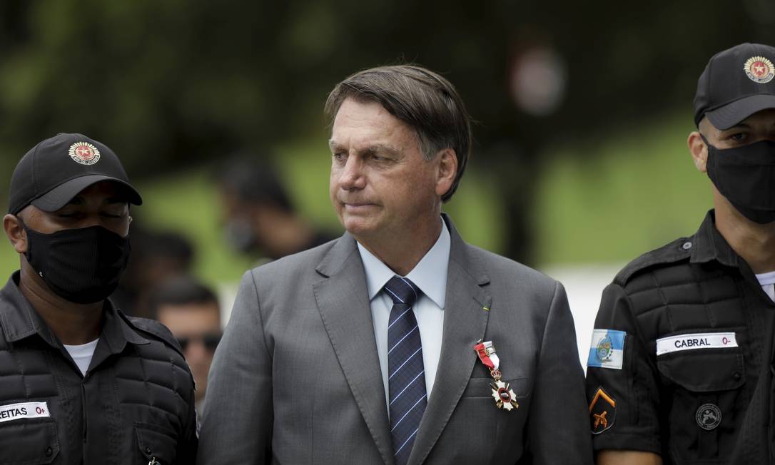 O presidente Jair Bolsonaro participa de formatura de policias da PM no CFAP de Sulacap em dezembro de 2020 Foto: Gabriel de Paiva / Agência O Globo/18/12/2020