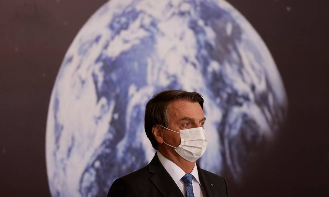 Jair Bolsonaro participa da cerimônia de assinatura do Acordo Brasil e Estados Unidos, no Programa Artemis, no Palácio do Planalto, em Brasília Foto: UESLEI MARCELINO / REUTERS/15-06-2021