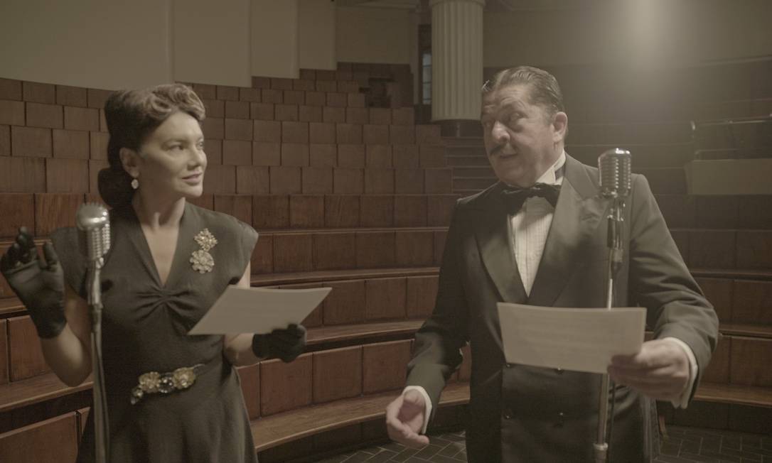 Os atores Dira Paes e Stepan Nercessian em de "Ary", filme sobre o compositor Ary Barroso, do diretor André Weller Foto: Divulgação
