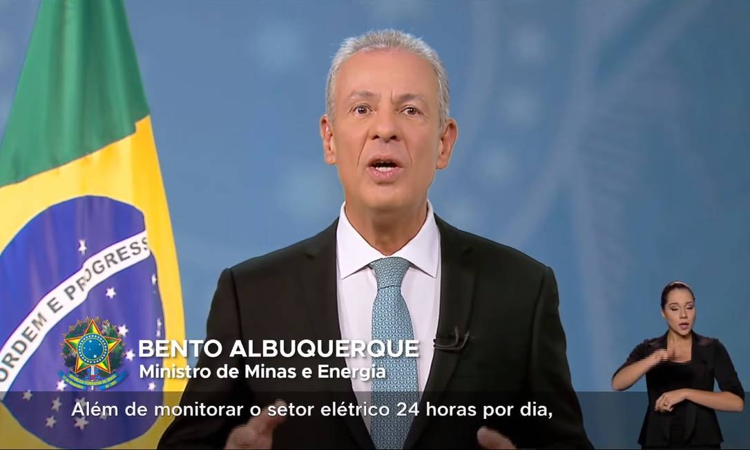 O ministro de Minas e Energia, Bento Albuquerque, em pronunciamento na TV Foto: Reprodução