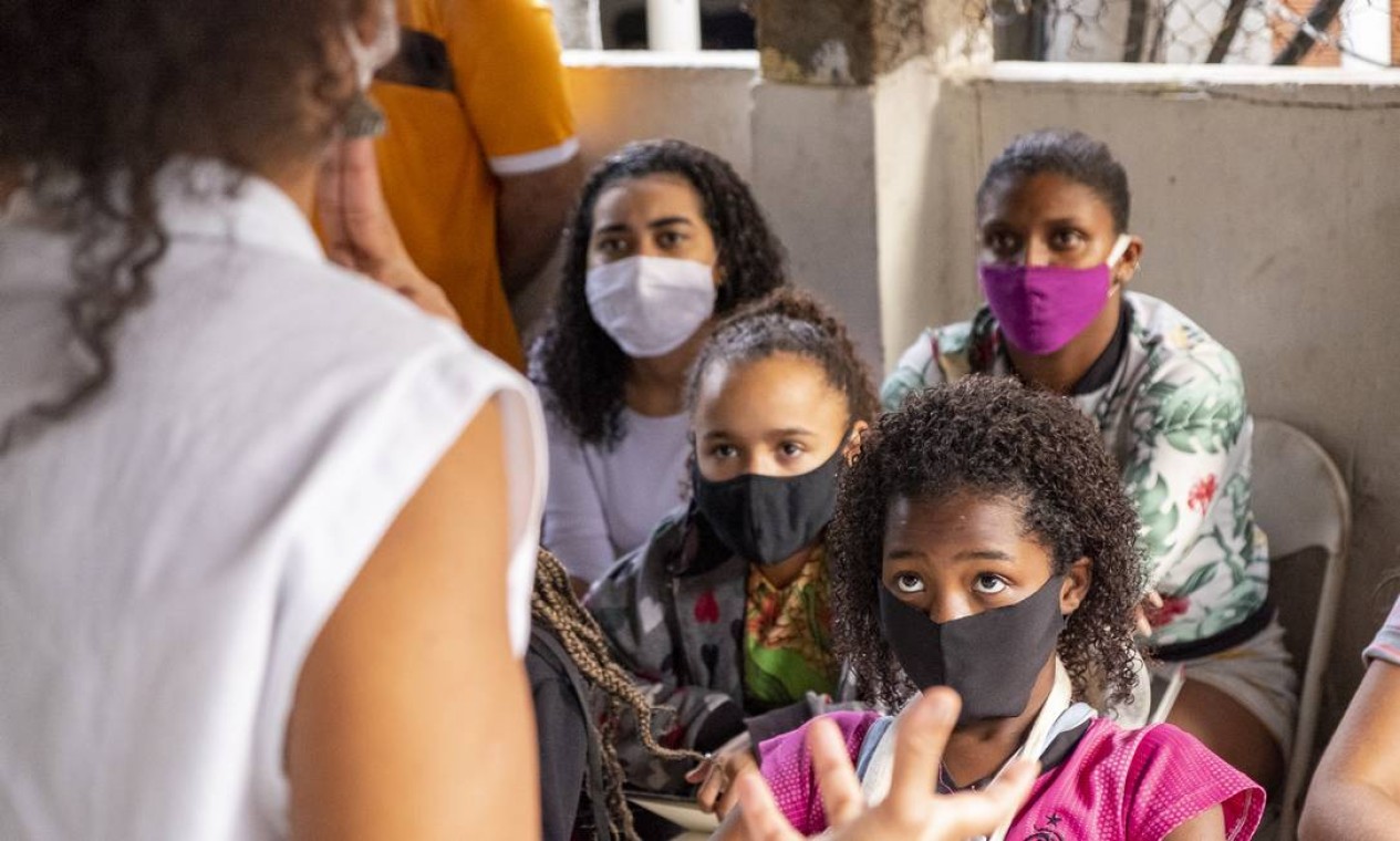 Questões sobre a liberdade, o relacionamento com os pais e a descoberta da sexualidade, que estão presentes na obra, floresceram naturalmente durante a experiência literária Foto: Sergio Greif