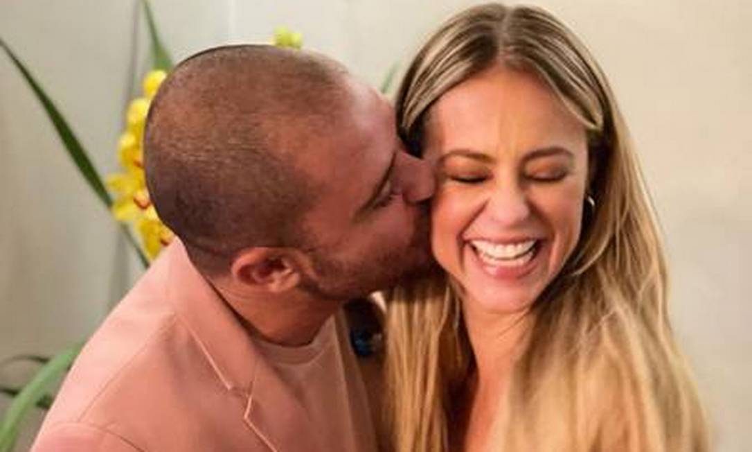 O novo casal Diogo Nogueira e Paolla Oliveira no Vivo Rio Foto: Reprodução