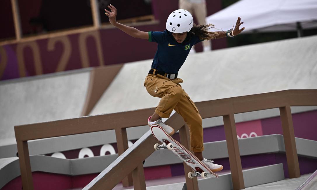 Rayssa Leal, a Fadinha, medalha de prata em Tóquio, já estrela campanha da Nike Foto: JEFF PACHOUD / AFP