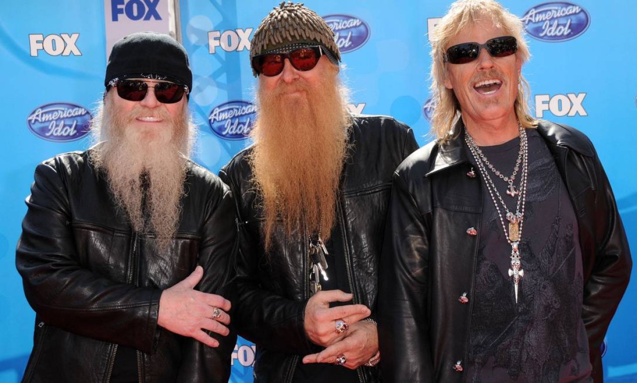 O baixista Dusty Hill (primeiro da esquerda para a direita) com os companheiros de ZZ Top, Billy Gibbons e Frank Beard. Causa da morte de Hill não foi revelada. Foto: CHRIS DELMAS / AFP