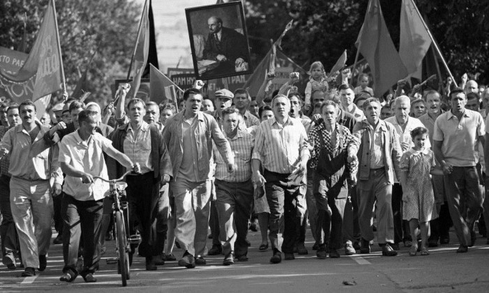 'Caros camaradas'. Foto: Divulgação