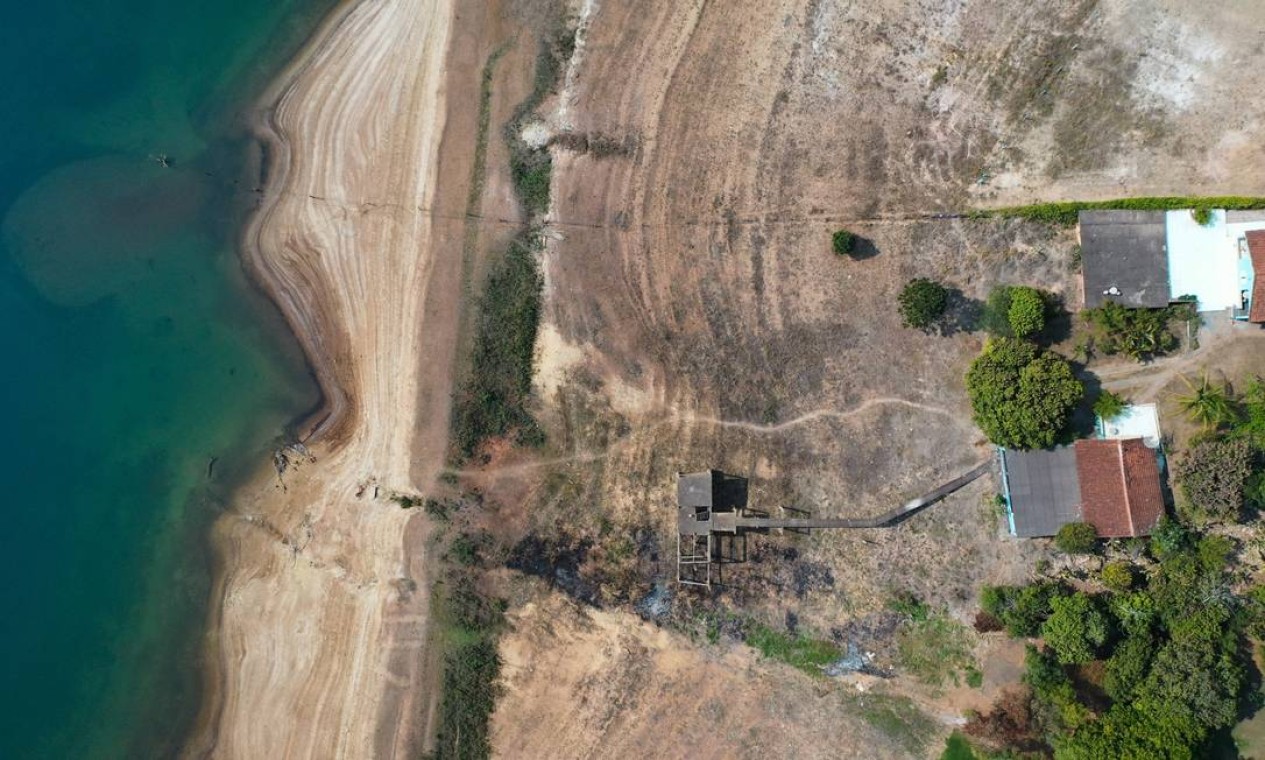 Hidrelétrica de Furnas, em Minas Gerais. Especialistas do setor dizem que se não houver redução do consumo a partir de outubro podem acontecer desligamentos pontuais Foto: Joel Silva / Agência O Globo