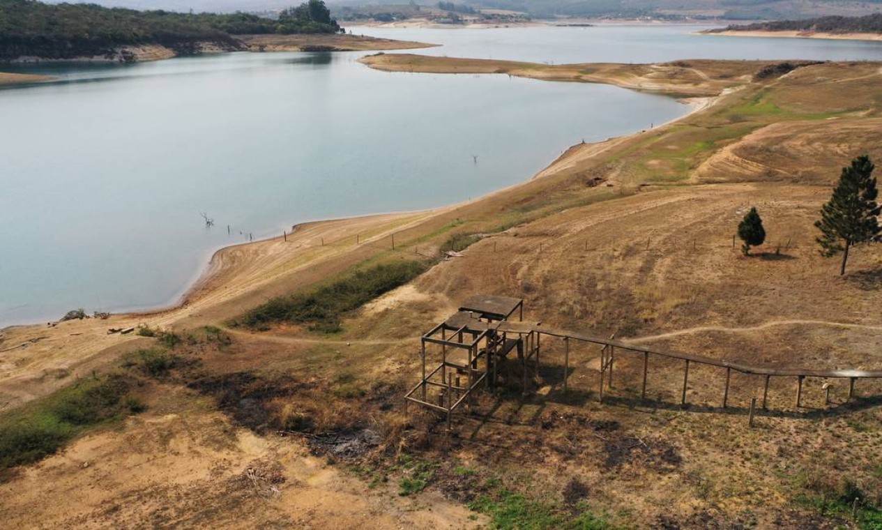 O presidente Jair Bolsonaro editou um decreto que determina a redução do consumo de energia elétrica em todos os órgãos públicos federais entre 10% a 20% Foto: Joel Silva / Agência O Globo