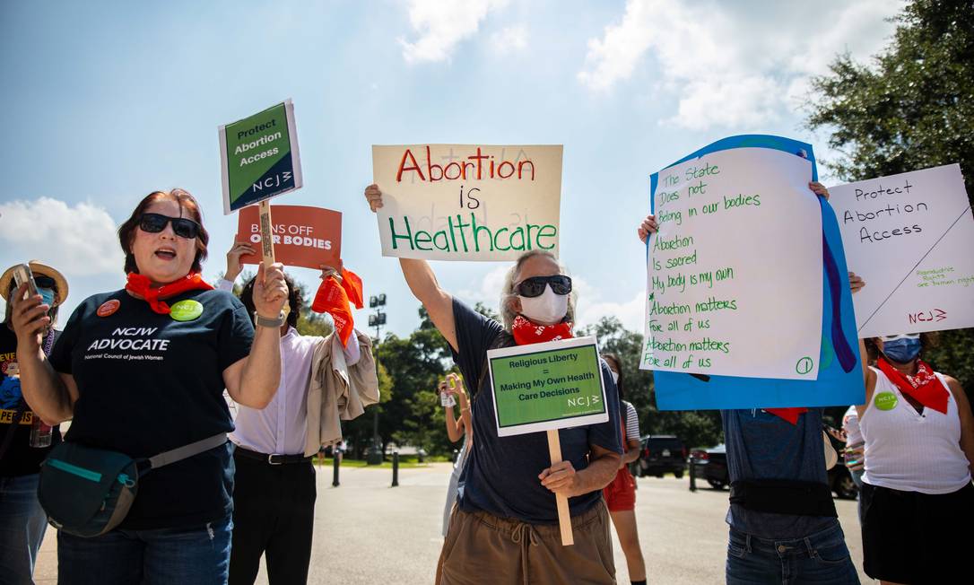 Manifestantes contra a lei antiaborto do Texas do lado de fora o Capitólio do Texas Foto: MONTINIQUE MONROE / NYT