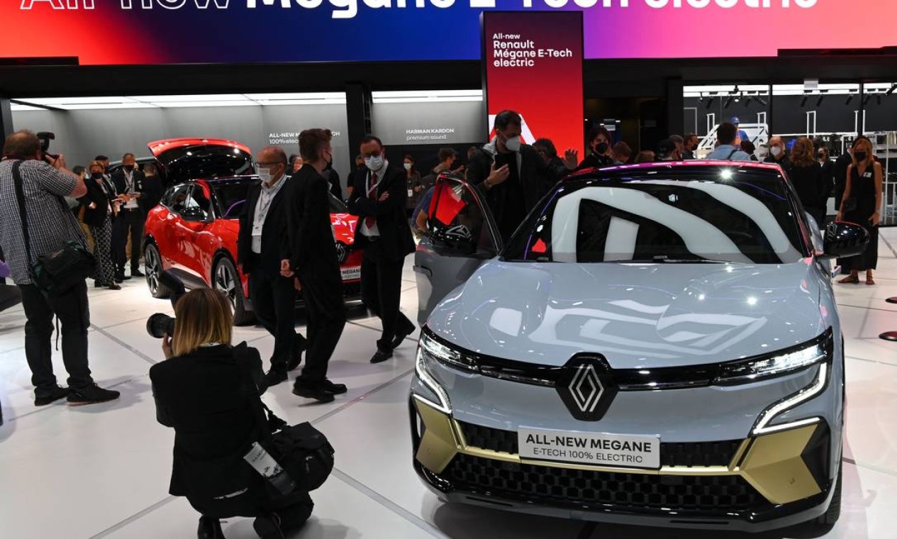 O novo Renault Megane E-Tech eletrico foi apresentado na feira alemã Foto: Christof Stache / AFP