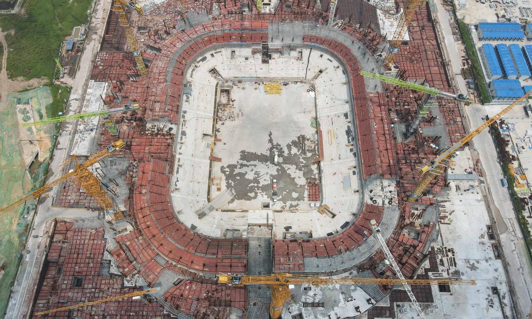 Foto aérea do futuro estádio do Guangzhou Evergrande, que terá capacidade para 100 mil pessoas Foto: STR / AFP
