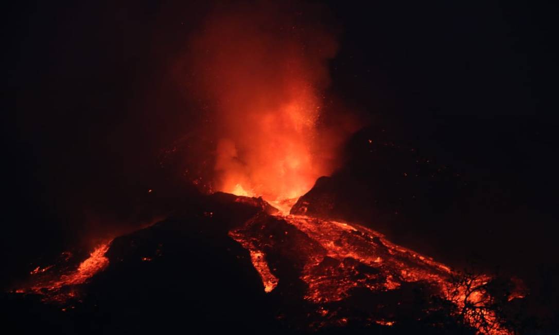 Cumbre Vieja registrou atividade 'muito mais agressiva' neste domingo Foto: Divulgação Involcan