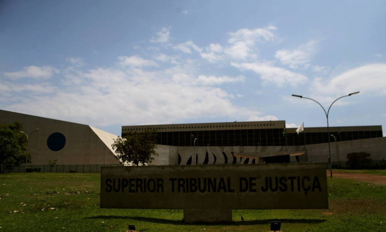 STJ SUSPENDE DENÚNCIA -O ministro João Otávio de Noronha, do STJ (Superior Tribunal de Justiça), suspendeu o trâmite da denúncia do MPRJ (Ministério Público do Rio) contra o senador Flávio Bolsonaro (Patriota-RJ), o ex-assessor Fabrício Queiroz e outros 15 investigados no caso das rachadinhas, termo usado para apropriação de salário de servidores públicos. Foto: Jorge William / Agência O Globo