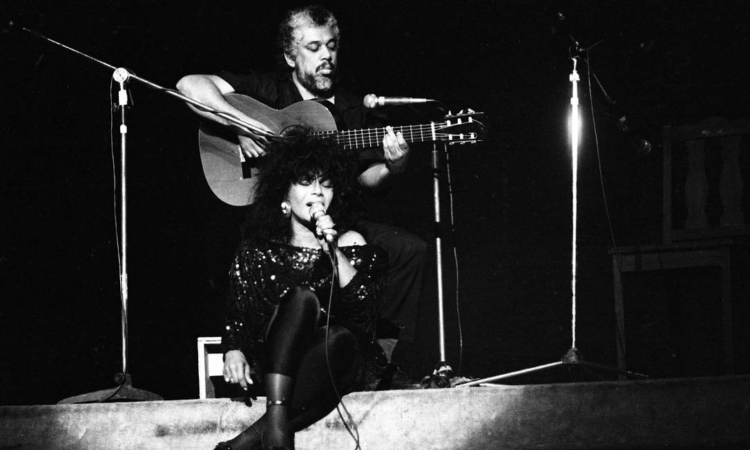  Elza Soares e João de Aquino no Teatro João Caetano Foto: Hipólito Pereira / Agência O Globo