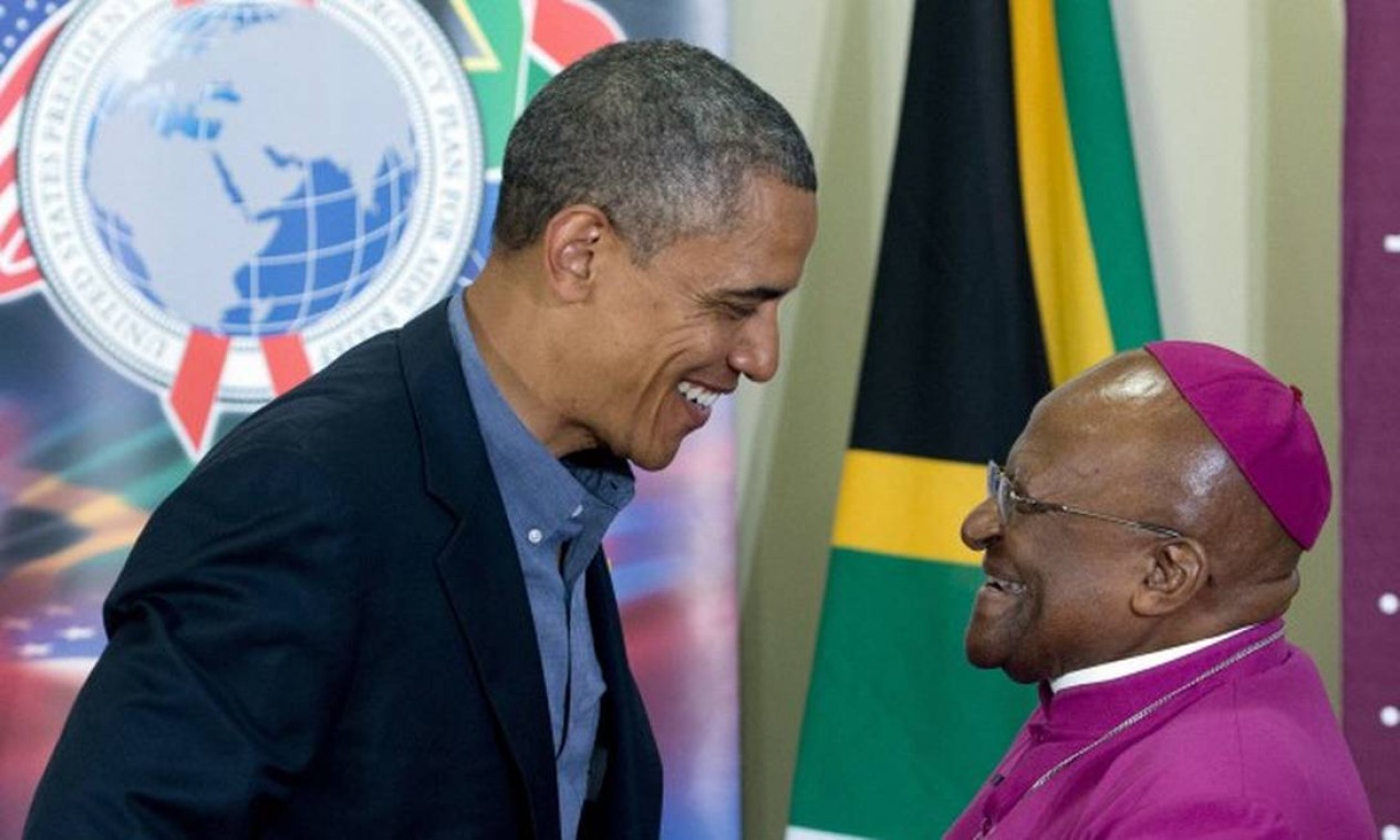 Desmond Tutu e Barack Obama, primeiro presidente negro dos Estados Unidos, em junho de 2013 Foto: SAUL LOEB / AFP