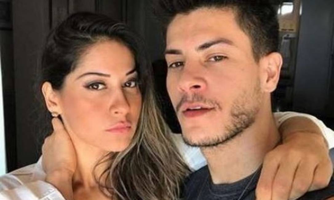 O casal Mayra Cardi e Arthur Aguiar Foto: Reprodução