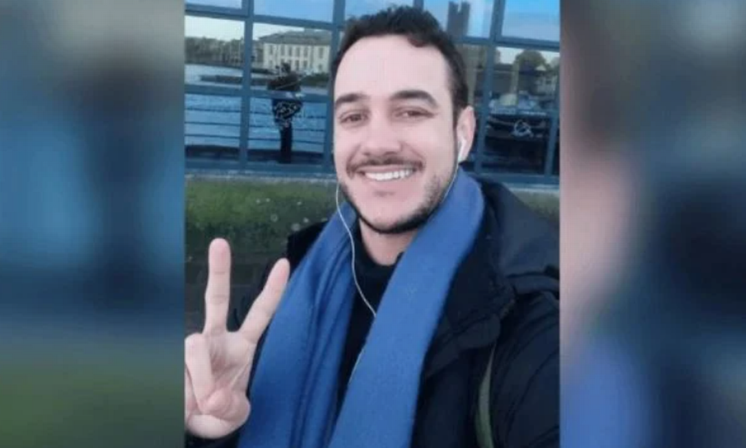 Robson Amorim de Freitas estudava inglês na Irlanda e teve um surto antes de embarcar no aeroporto em Paris Foto: Redes sociais / Reprodução 