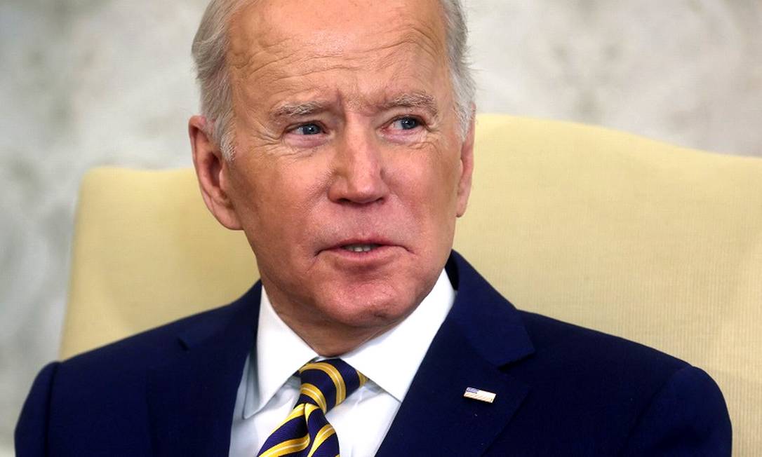 O presidente dos EUA, Joe Biden: divergências internas atrasam aprovação de pacote de socorro econômico Foto: LEAH MILLIS / REUTERS