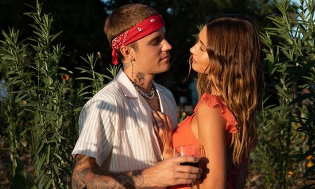 Justin Bieber e a mulher Hailey Foto: Reprodução / O GLOBO