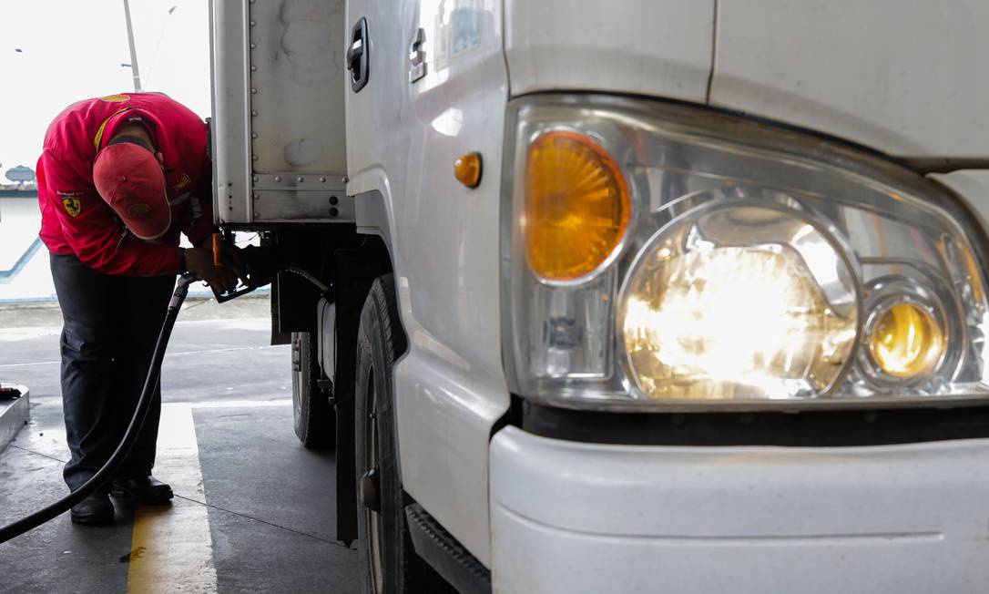 Valor do diesel tem impacto em toda a economia Foto: Paulo Gueret/Photo Premium / Agência O Globo/