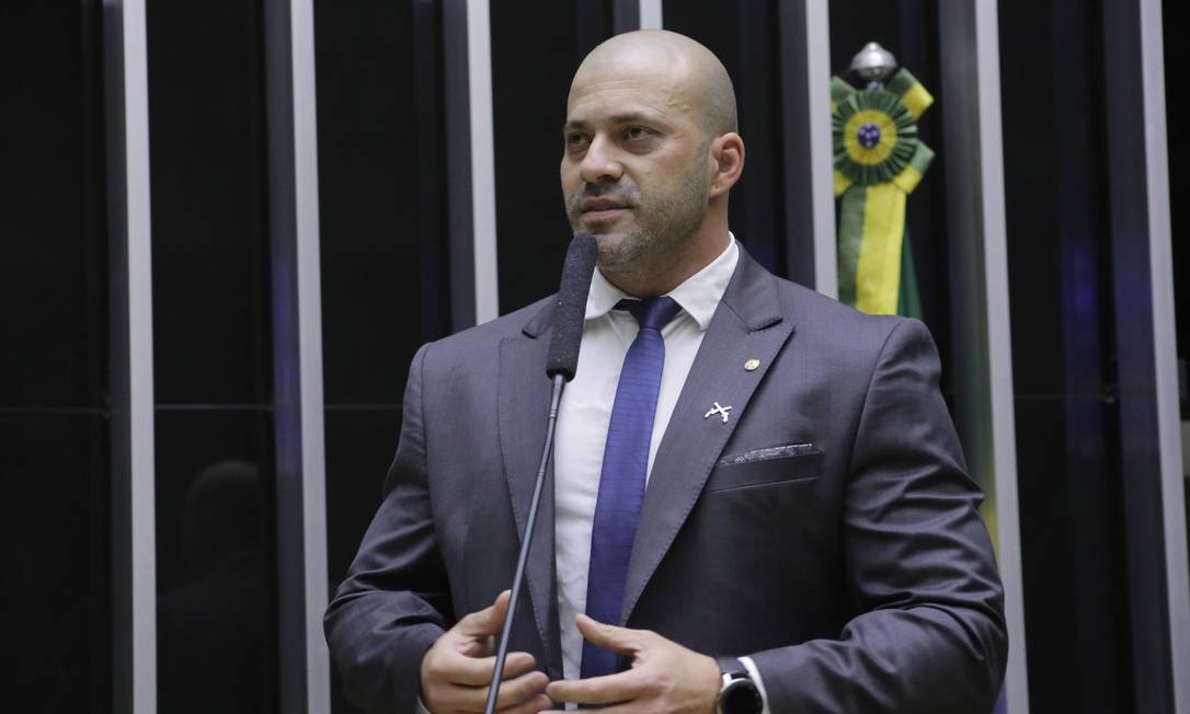 O deputado Daniel Silveira discursa na tribuna da Câmara Foto: Paulo Sergio/Câmara dos Deputados/29-03-2022