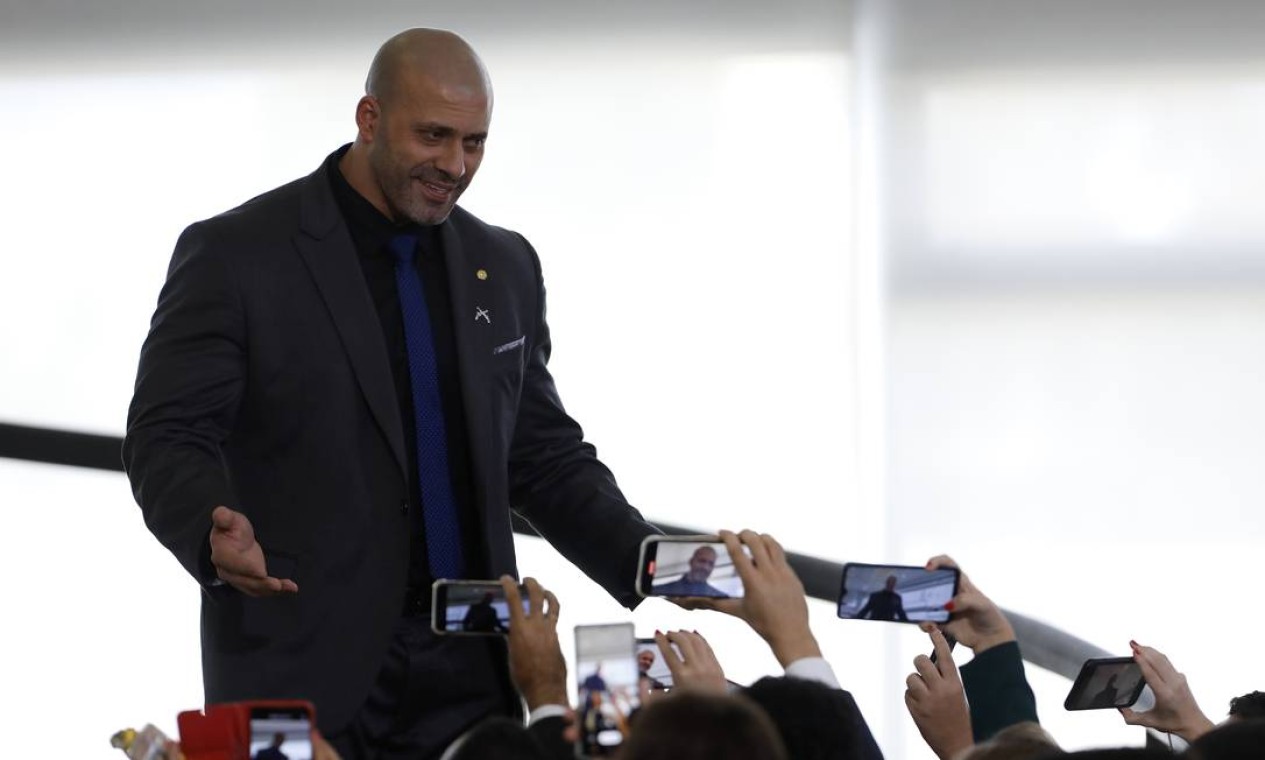 Silveira durante solenidade de posse e despedida de ministros no Palácio do Planalto, nesta quinta Foto: CRISTIANO MARIZ / Agência O Globo