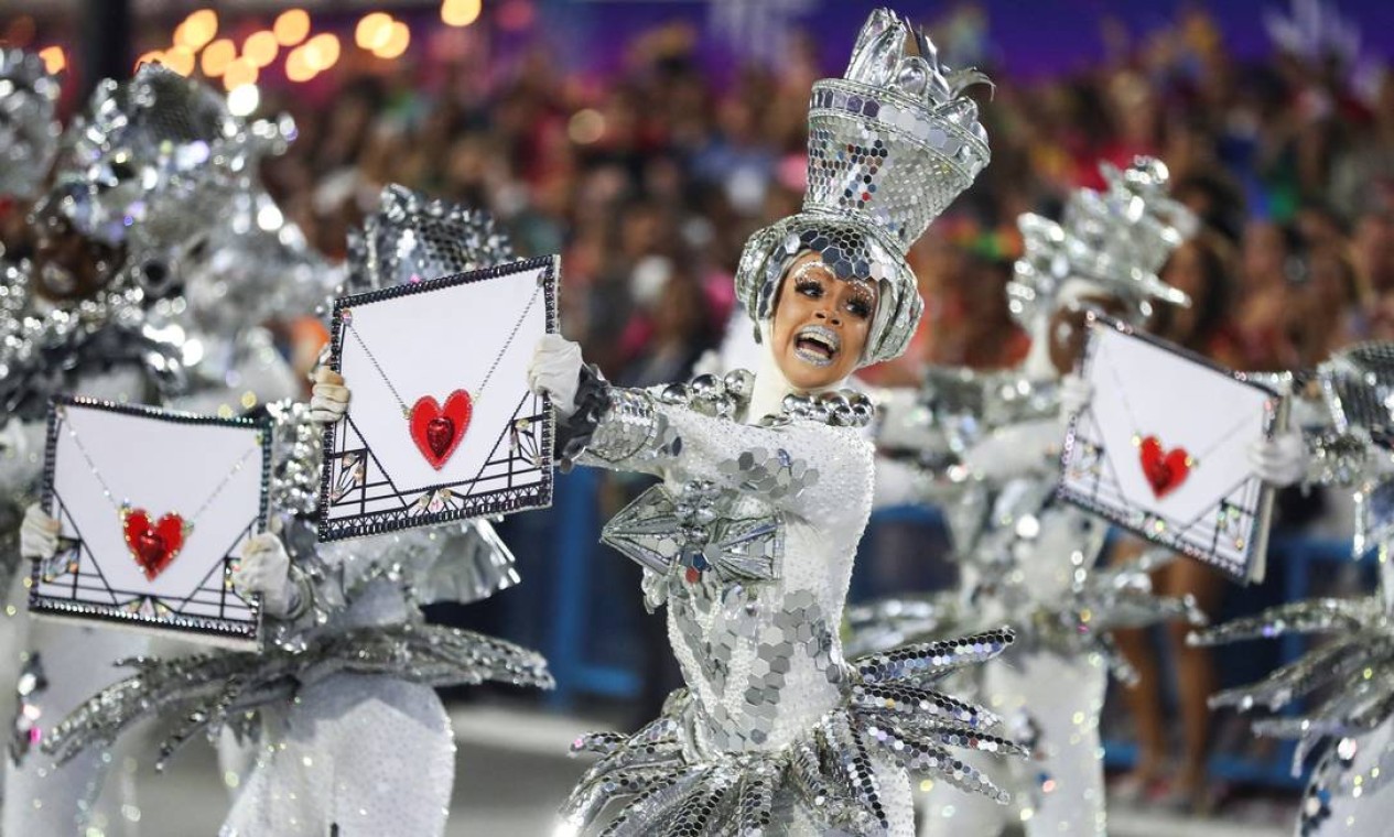 O samba-enredo da Viradouro em forma de carta é o vencedor na categoria inovação Foto: PILAR OLIVARES / Pilar Olivares / Reuters