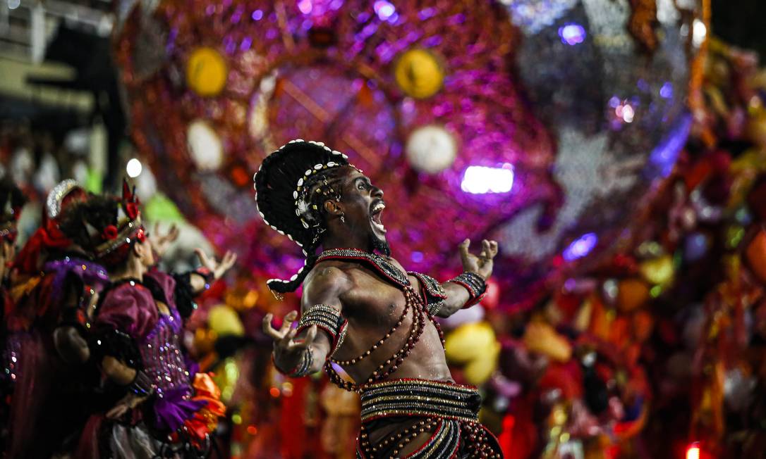 Desfile da Grande Rio na Marquês de Sapucaí Foto: Guito Moreto / Agência O Globo