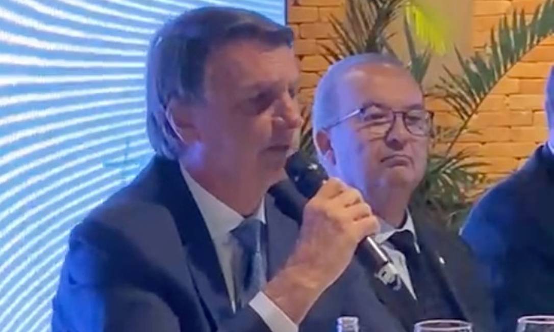 O presidente Jair Bolsonaro durante almoço nesta quarta-feira Foto: Reprodução 