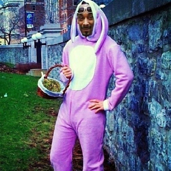 Before you start wondering what on Earth Snoop Dogg is doing, remember that Easter fell on 4/20 this year.