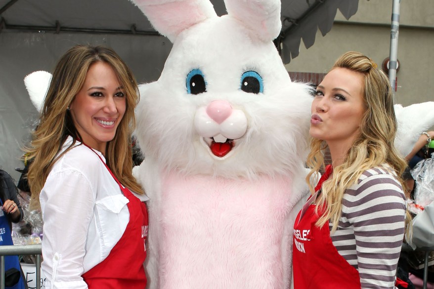 Stars gathered outside the Los Angeles Mission for the annual Feed the Homeless on Good Friday to mark the Easter Holidays, LA, CA. Pictured: Hilary Duff, Haylie Duff Ref: SPL270593 220411 Picture by: Splash News Splash News and Pictures Los Angeles: 310-821-2666 New York: 212-619-2666 London: 870-934-2666 photodesk@splashnews.com