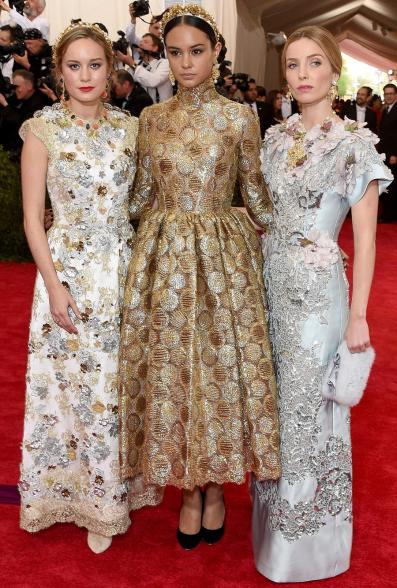 Brie Larson, Courtney Eaton and Annabelle Wallis