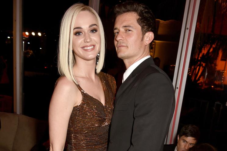 BEVERLY HILLS, CA - FEBRUARY 26: (EXCLUSIVE ACCESS, SPECIAL RATES APPLY) Singer Katy Perry (L) and actor Orlando Bloom attend the 2017 Vanity Fair Oscar Party hosted by Graydon Carter at Wallis Annenberg Center for the Performing Arts on February 26, 2017 in Beverly Hills, California. (Photo by Dave M. Benett/VF17/WireImage)