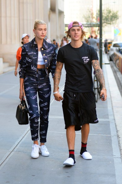 While Justin Bieber could have his pick of limited-edition designer sneakers, it seems the musician prefers the free slippers that come with his hotel room instead.